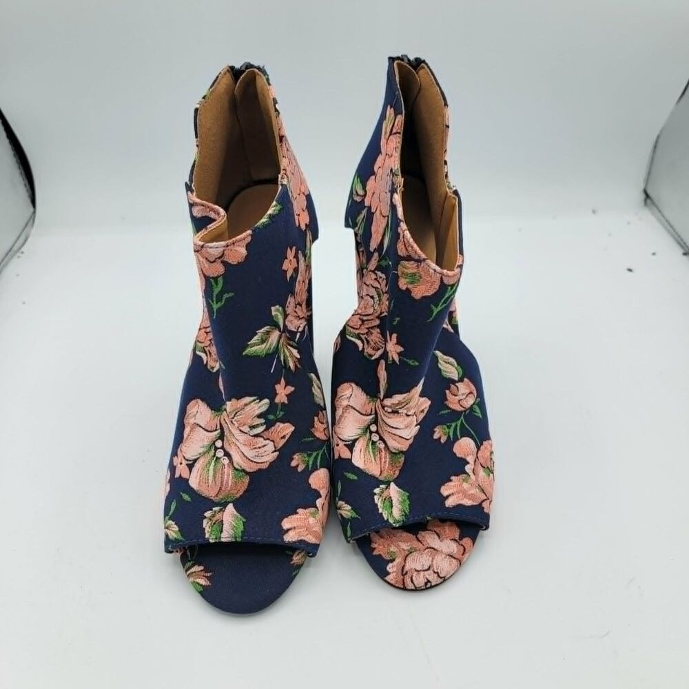 Qupid Floral Ankle Strap Buckle Open Toe Sandals Women’s US 7.5 zipper